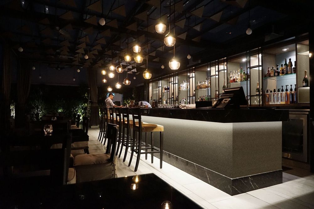 bar_contemporary_1_879ffc2d08